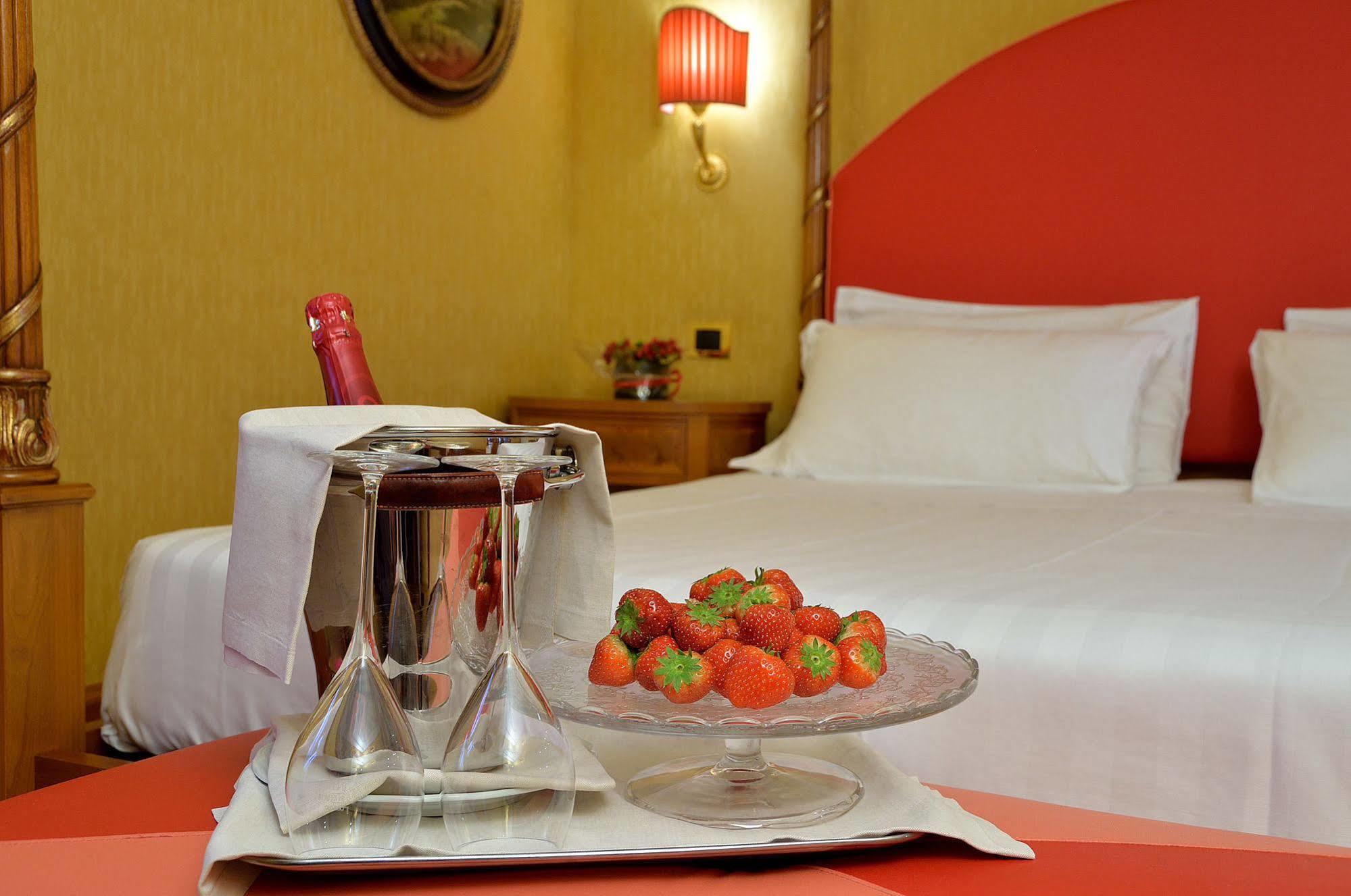 Hotel Homs Rome Exterior photo
